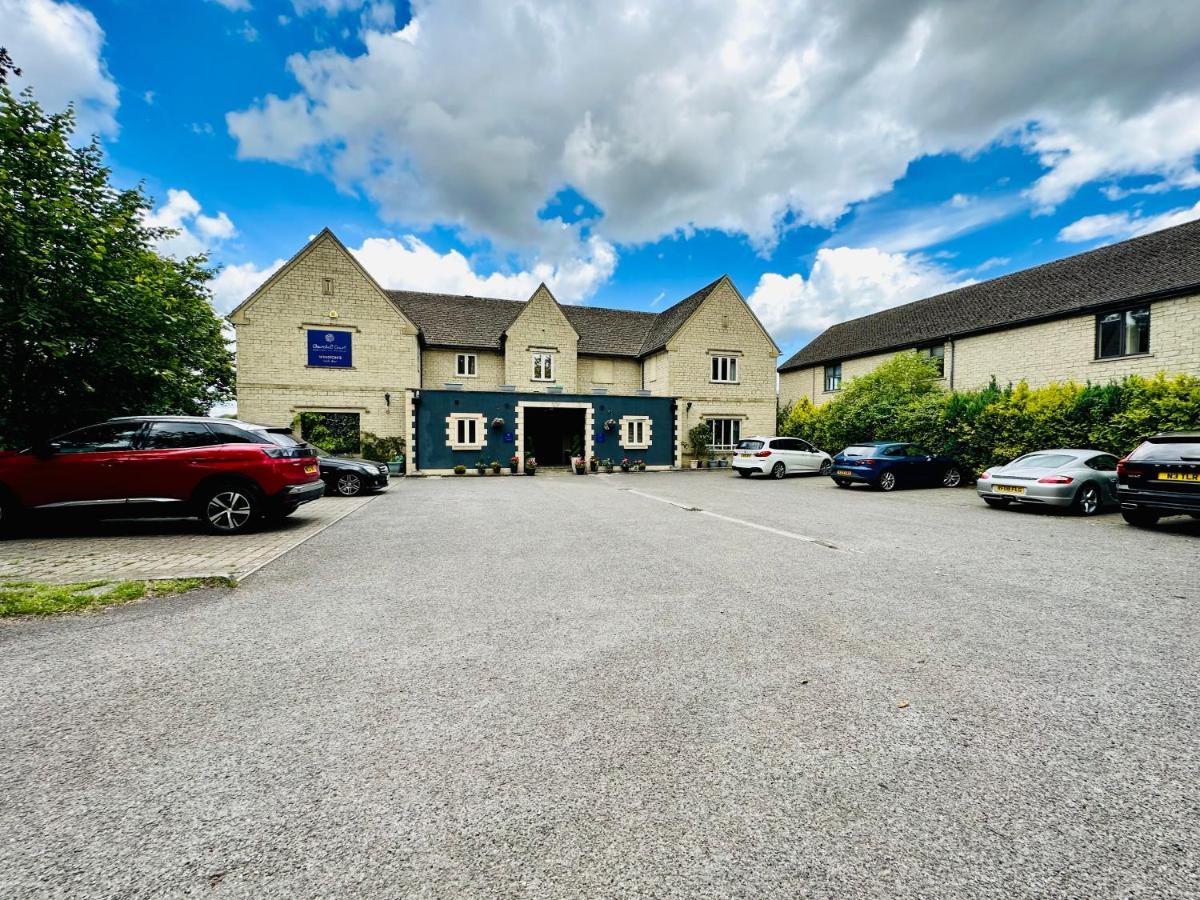 The Churchill Court Woodstock Exterior foto
